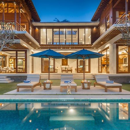 Villa Rusa Biru - Modern Villa With Private Pool And Cook In The Heart Of Berawa Canggu Exterior foto