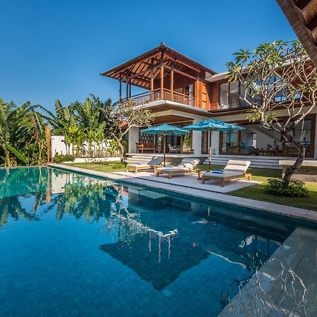 Villa Rusa Biru - Modern Villa With Private Pool And Cook In The Heart Of Berawa Canggu Exterior foto