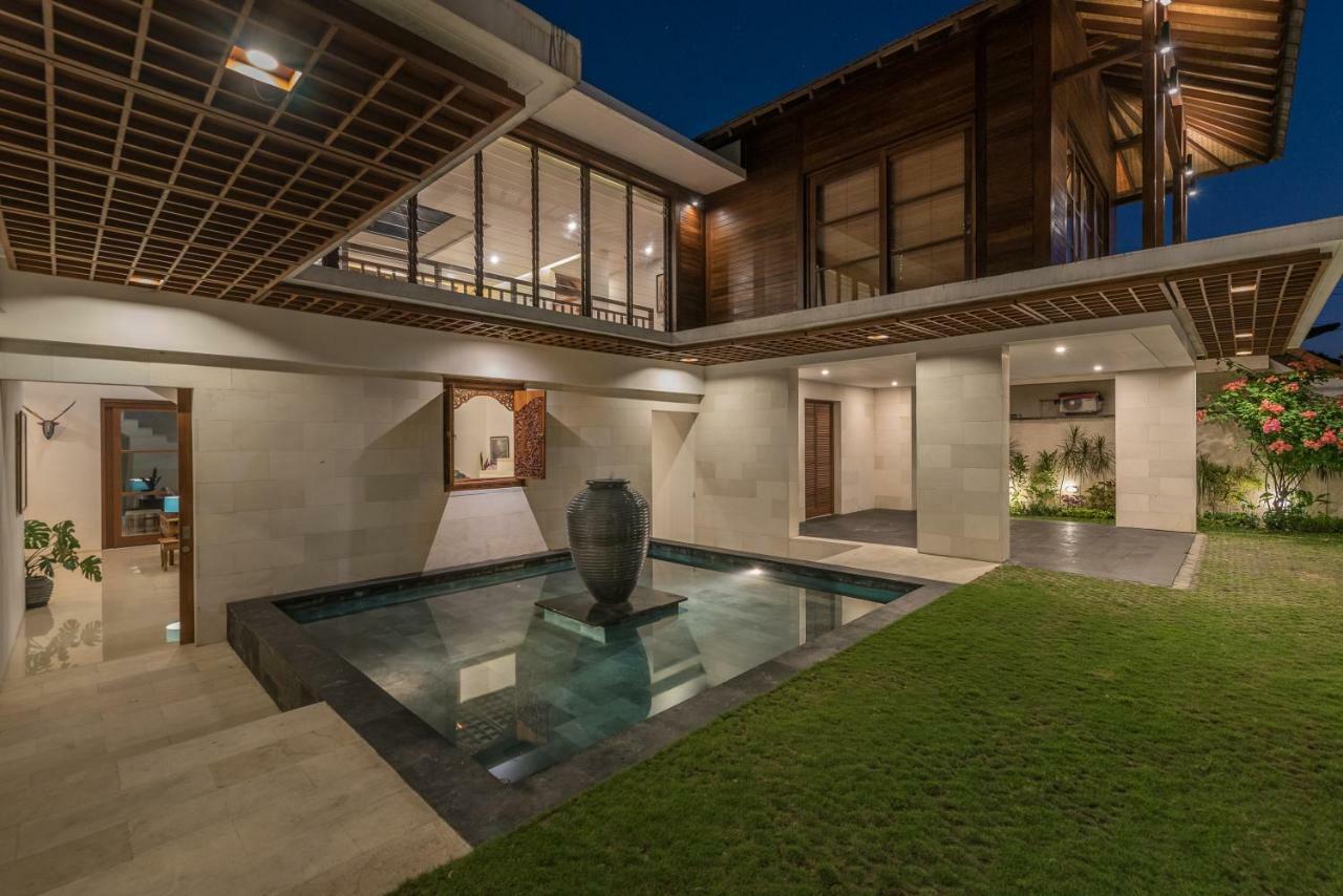 Villa Rusa Biru - Modern Villa With Private Pool And Cook In The Heart Of Berawa Canggu Exterior foto